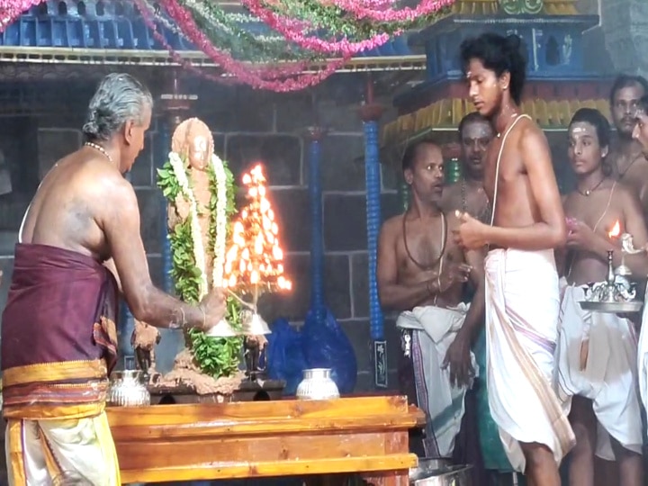 சீர்காழி சட்டைநாதர் சுவாமி கோயிலில் மண்டலபிஷேக பூர்த்தி விழா - முத்து சட்டைநாதருக்கு 108 கலசாபிசேகம்