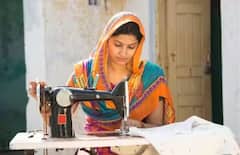 আয় শূন্য গৃহবধূদেরও কি ফাইল করা উচিত আইটিআর, জানেন কী লাভ