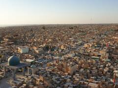 ये है दुनिया का सबसे बड़ा कब्रिस्तान, हर तरफ दिखती हैं कब्र ही कब्र, रोज दफनाई जाती हैं इतनी बॉडी