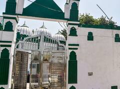 दिल्ली में दो बड़ी मस्जिदों को हटाने का आदेश! रेलवे का मंदिर-मस्जिद को नोटिस, कहा- 15 दिन में हटा लें अवैध कब्जा