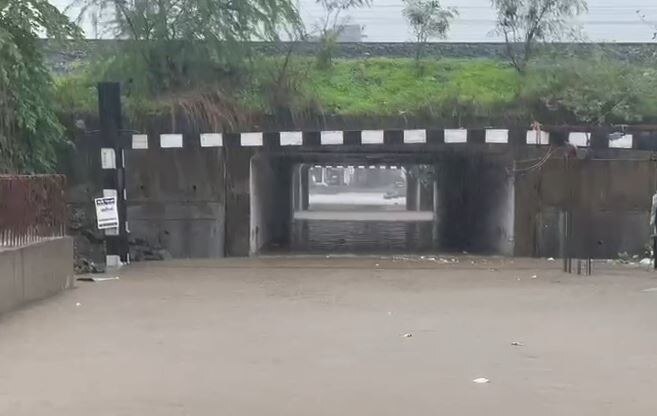 Navsari Rain: નવસારીમાં બારે મેઘ ખાંગા, 12 ઈંચ વરસાદથી શહેરમાં જળબંબાકારની સ્થિતિ 