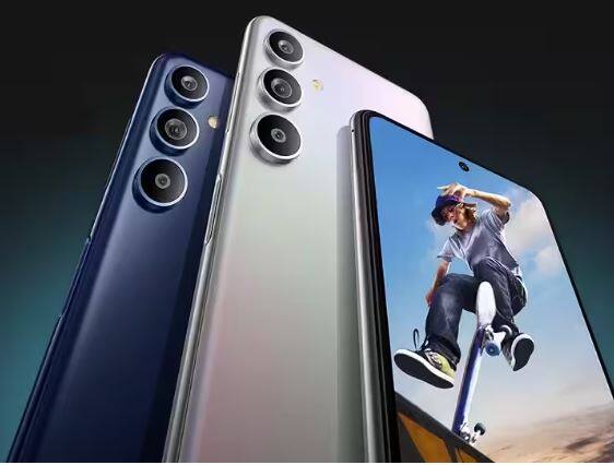 Samsung Galaxy F54 5G: ਸੈਮਸੰਗ ਦੇ ਇਸ ਸਮਾਰਟਫੋਨ 'ਚ 108MP ਕੈਮਰਾ ਵੀ ਹੈ। ਇਸਦੀ (ਸਟਾਰਡਸਟ ਸਿਲਵਰ, 256 ਜੀਬੀ) (8 ਜੀਬੀ ਰੈਮ) ਦੀ ਕੀਮਤ 29,999 ਰੁਪਏ ਹੈ। ਇਸ 'ਚ 6000mAh ਦੀ ਬੈਟਰੀ ਹੈ।