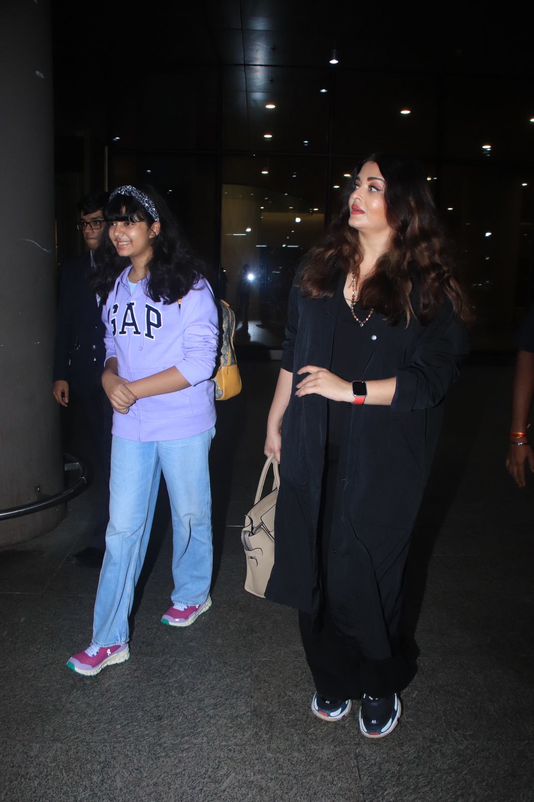 Aishwarya Rai Bachchan pairs her airport look with Rs 2.2 lakh bag