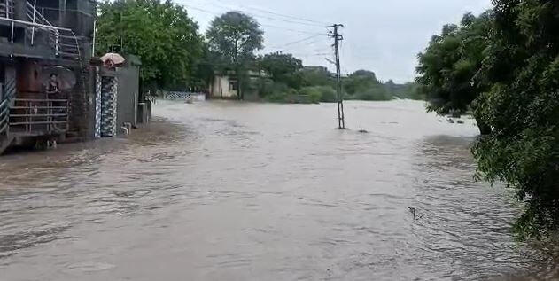 Amreli Rain: અમરેલીમાં ઓરેન્જ એલર્ટ વચ્ચે ધોધમાર વરસાદ, મતીરાળા ગામમાં પૂર જેવી સ્થિતિ