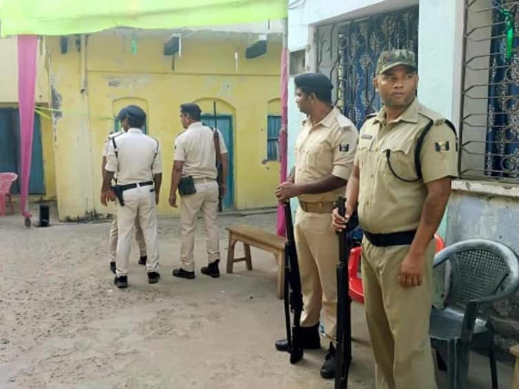 Music Teacher Bihar Girl Student Intimate Position People Strip Thrash Viral Police Begusarai Man, Minor Girl Stripped And Thrashed In Bihar's Begusarai. Police Launches Probe After Video Goes Viral