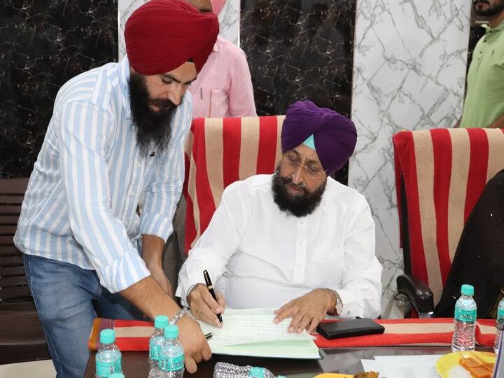 Punjab: कांग्रेस हाईकमान ने AAP से मिलाया हाथ तो पंजाब के नेताओं को नहीं आया रास, पत्र लिखकर कही ये बड़ी बात Congress high command alliance with AAP, Punjab leaders did not like it, Pratap Singh Bajwa Said Any Kind Of Alliance With AAP is Not Acceptable Punjab: कांग्रेस हाईकमान ने AAP से मिलाया हाथ तो पंजाब के नेताओं को नहीं आया रास, पत्र लिखकर कही ये बड़ी बात