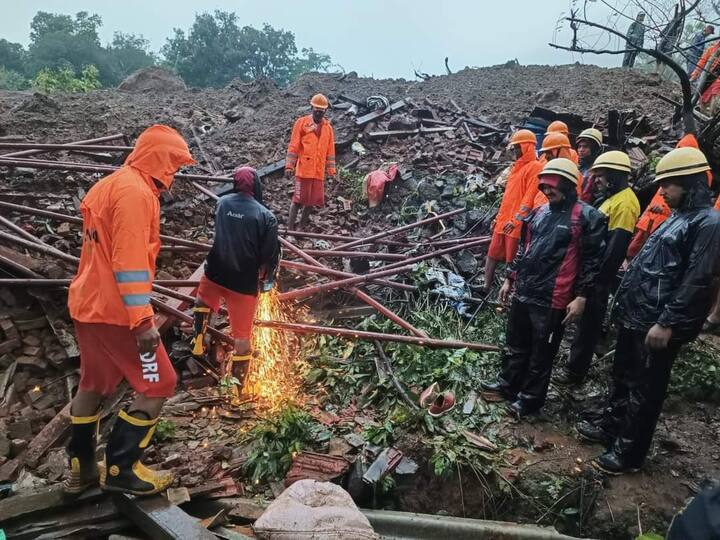 रायगड जिल्ह्यातील इर्शाळवाडी (Irshalwadi) या ठिकाणी दरड (Landslide) कोसळून दुर्घटना घडली.