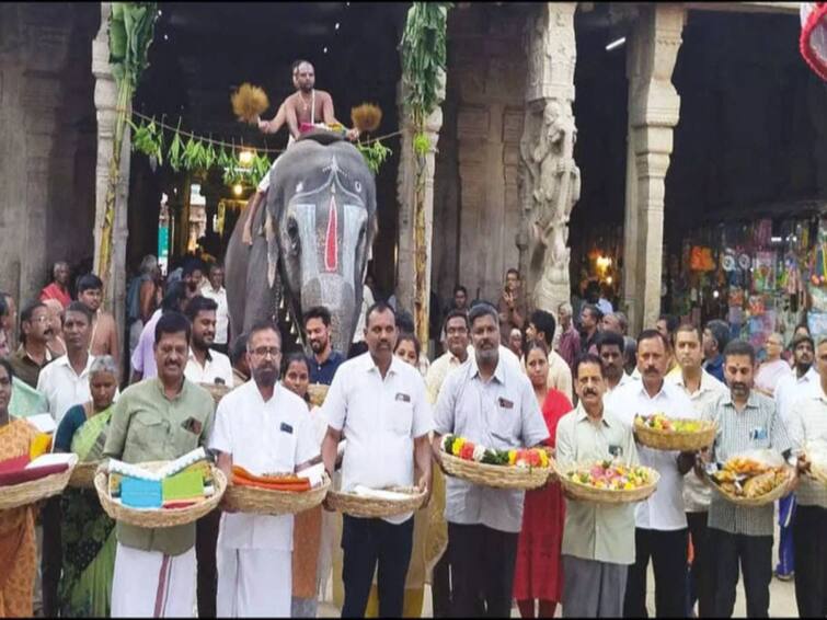 Trichy news items were sent from the Srirangam temple to the Andal temple at Srivilliputhur TNN ஸ்ரீவில்லிபுத்தூர் ஆண்டாள் கோயிலுக்கு ஸ்ரீரங்கம் கோயிலில் இருந்து சீர்வரிசை பொருட்கள்