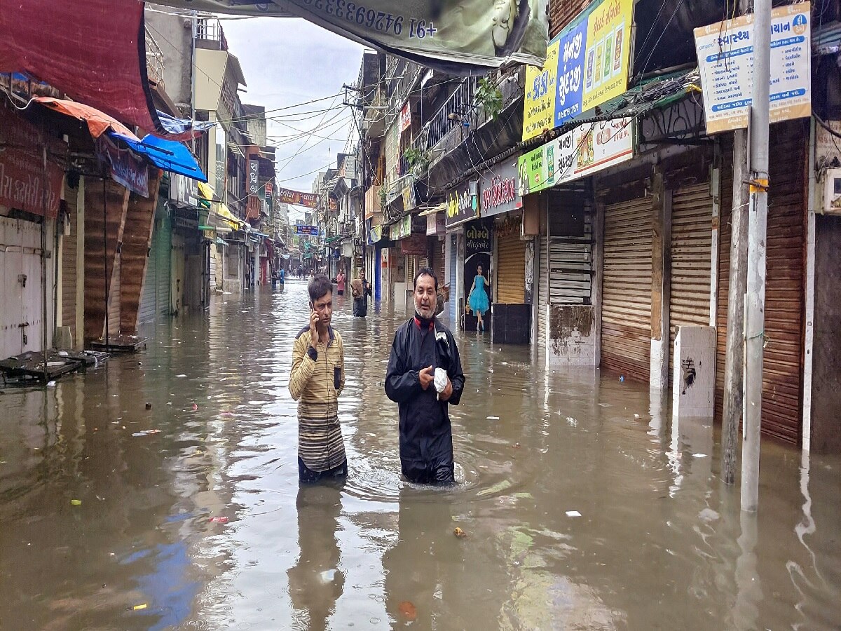 Gujarat Rain: 24 કલાક દક્ષિણ ગુજરાત માટે ભારે, ગાજવીજ સાથે પડશે ધોધમાર વરસાદઃ અંબાલાલ પટેલની આગાહી