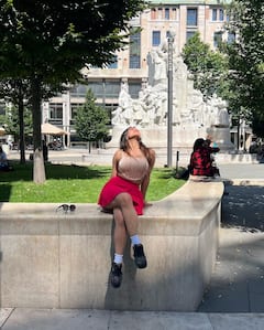 Kethika Sharma: పొట్టి డ్రెస్సులో విదేశాల్లో షికార్లు చేస్తున్న కేతికా శర్మ