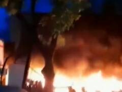 मेरठ में सरधना कोतवाली में लगी भीषण आग, मौके पर दमकल की गाड़ियां मौजूद 