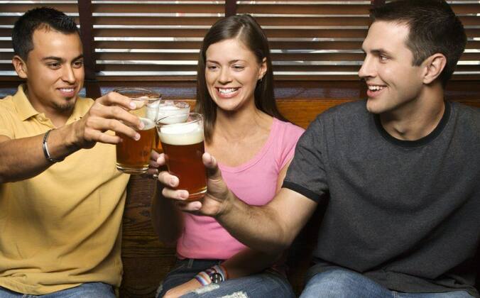 गोव्यानंतर पुद्दुचेरीमध्ये सर्वात स्वस्त दारु मिळते. शेजारच्या तामिळनाडू, कर्नाटक आणि इतर राज्यांच्या तुलनेत पुद्दुचेरीमध्ये दारुचे दर कमी आहेत.