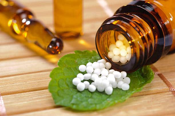Does Homeopathy Medicine Have Side Effects Know In Detail News Marathi Health Tips : होमिओपॅथिक औषधांचेही घातक दुष्परिणाम होतात का? वाचा सविस्तर