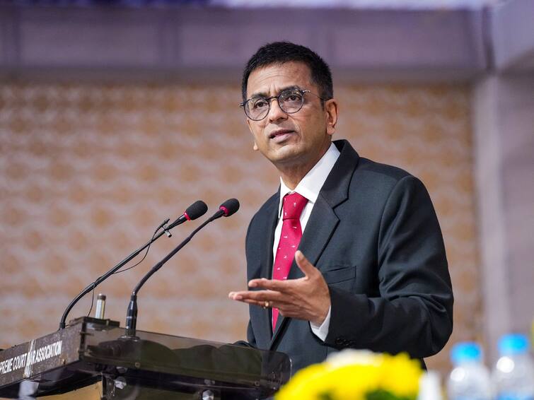 Law And Technological Developments Share A Dialectic Relationship: CJI Chandrachud At IIT Madras Convocation Virtual Hearings Helped Women Lawyers Who Have Gender Demands Of Caregiving: CJI Chandrachud