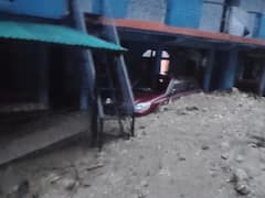 उत्तरकाशी: बड़कोट में भारी बारिश का कहर, मलबे में दबी दो कारें और बाइक, रातभर अफरा-तफरी में रहे लोग