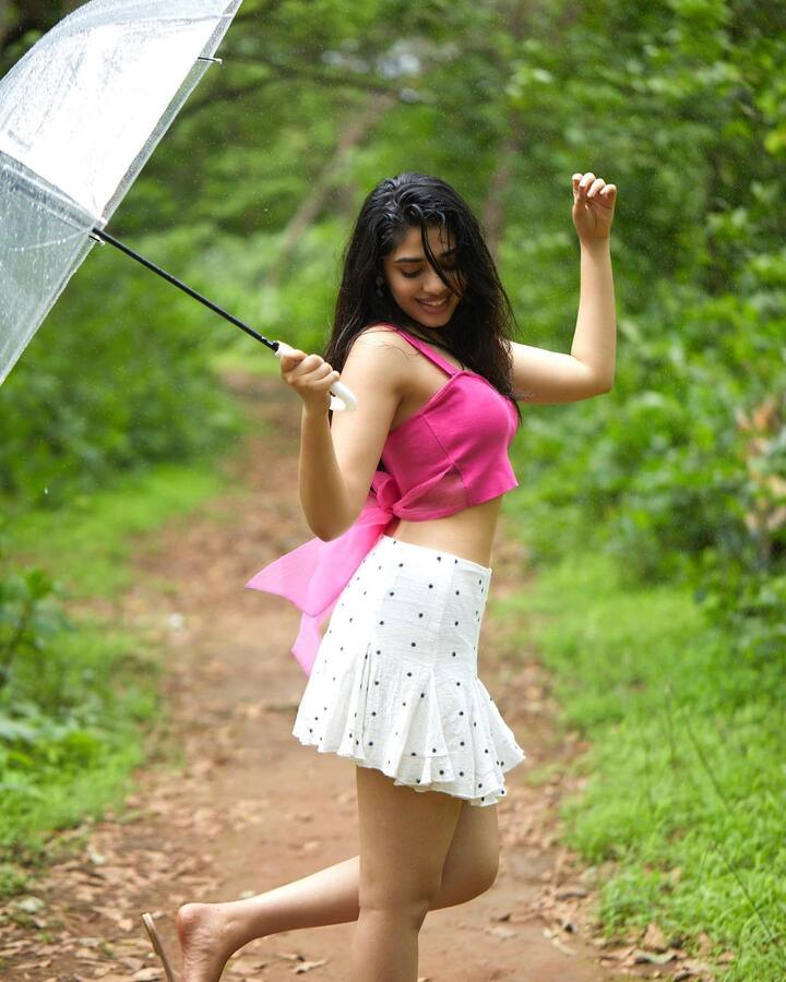 ప్రస్తుతం కృతి శెట్టి చేతిలో తెలుగు సినిమాలేవీ లేవు.