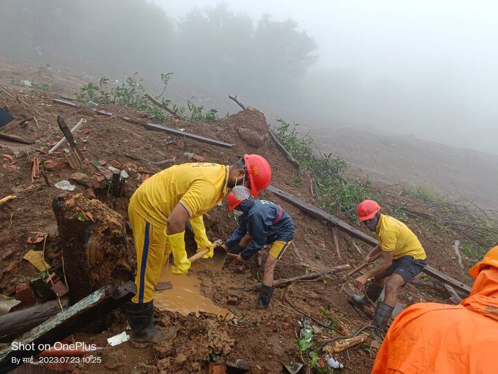 काल पाच जणांचे मृतदेह काल हाती लागले, त्यांच्यावर घटनास्थळीच अंत्यसंस्कार करण्यात आले.