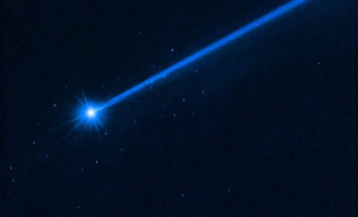 সবমিলিয়ে মহাশূন্যে ৩৭টি এমন প্রস্তরখণ্ডের সন্ধান পেয়েছে হাবল টেলিস্কোপ। হাবল ফোটোমিটারের পরিমাপ অনুযায়ী, ওই প্রস্তরখণ্ডের কোনওটি আয়তনে তিন ফুট, কোনওটি আবার ২২ ফুট। ঘণ্টায় ১/২ মাইল গতিতে ডাইমরফস গ্রহাণুর থেকে ক্রমশ দূরে সরে যাচ্ছে সেগুলি, যাকে ‘কচ্ছপের গতি’ বলেই উল্লেখ করছেন বিজ্ঞানীরা।