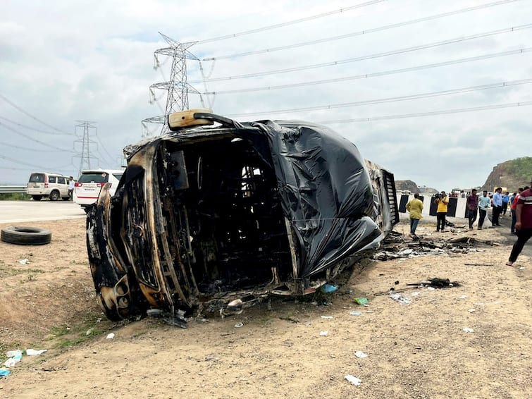 6 Dead Over 20 Seriously Hurt As Bus Collides With Truck In Andhra Pradesh YSR District Road Accident Collision 6 Dead, Over 20 Seriously Hurt As Bus Collides With Truck In Andhra's YSR District