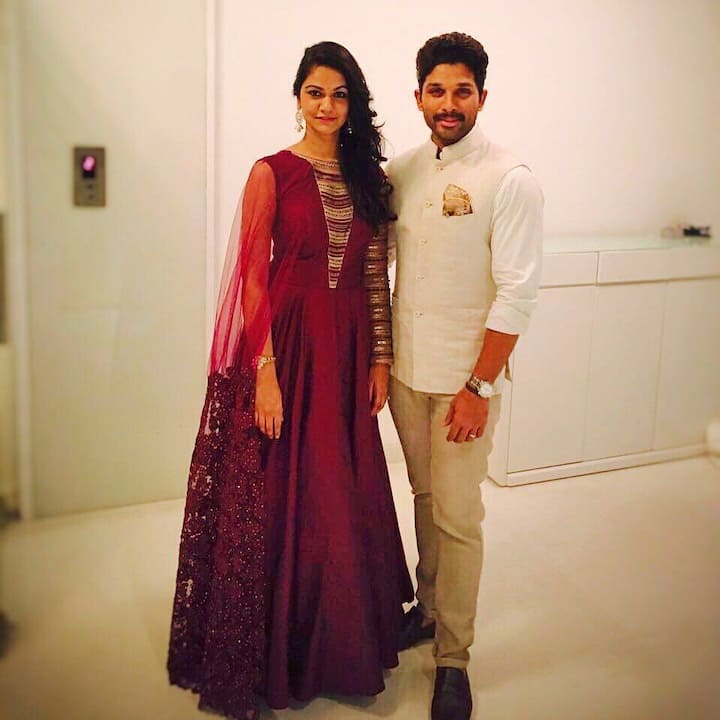 दरअसल, पहली मुलाकात में ना सिर्फ अल्लू बल्कि स्नेहा को भी एक्टर काफी भा गए थे. तभी दोनों ने नंबर एक्सेंज किए और बातों का सिलसिला शुरू हो गया. धीरे-धीरे दोनों का प्यार परवान चढ़ा और उन्होंने शादी का फैसला किया.