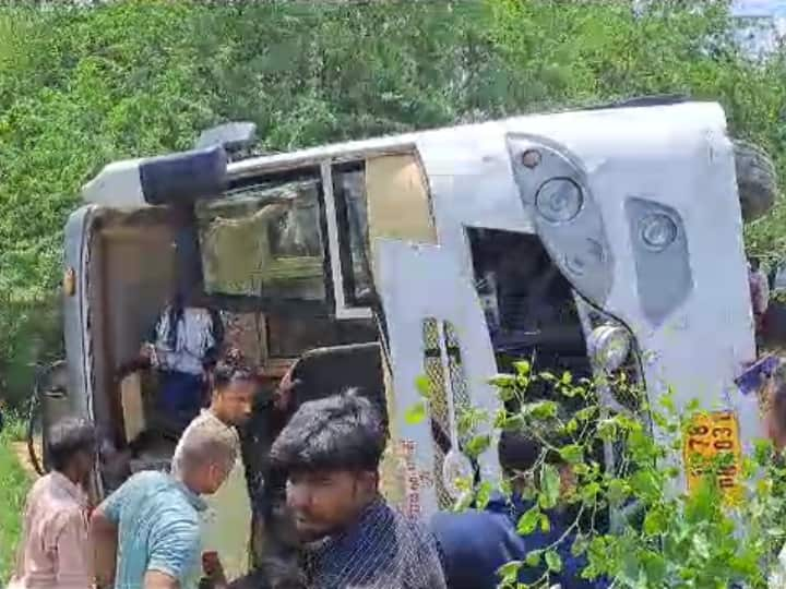 Bus full of devotees overturned while saving a cyclist, more than 35 people injured and 5 in critical condition