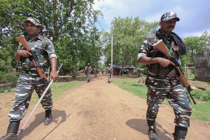লোকসভা ভোটের প্রস্তুতি খতিয়ে দেখতে আগামী ১৯ আগস্ট রাজ্য়ে আসছেন জাতীয় নির্বাচন কমিশনের ৩ ডেপুটি নির্বাচন কমিশনার। খবর নির্বাচন কমিশন সূত্রে।