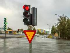Iceland Traffic Light: दुनिया के इस देश में है दिल के आकार वाली ट्रैफिक लाइट, कारण जानकर हो जाएंगे हैरान, देखें तस्वीरें