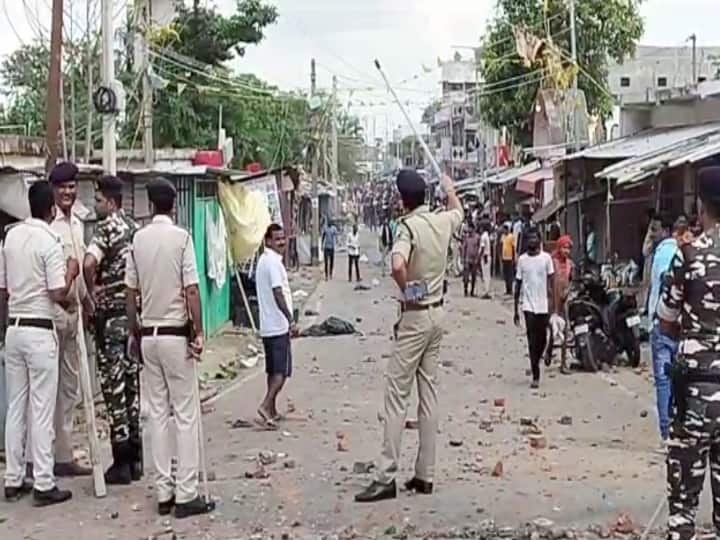 Darbhanga News Stone pelting between two sides for flag hoisting in Bihar ann Bihar News: दरभंगा में झंडा लगाने को लेकर भारी बवाल, दो पक्षों के बीच हुई जमकर पत्थरबाजी, कई पुलिसकर्मी हुए घायल