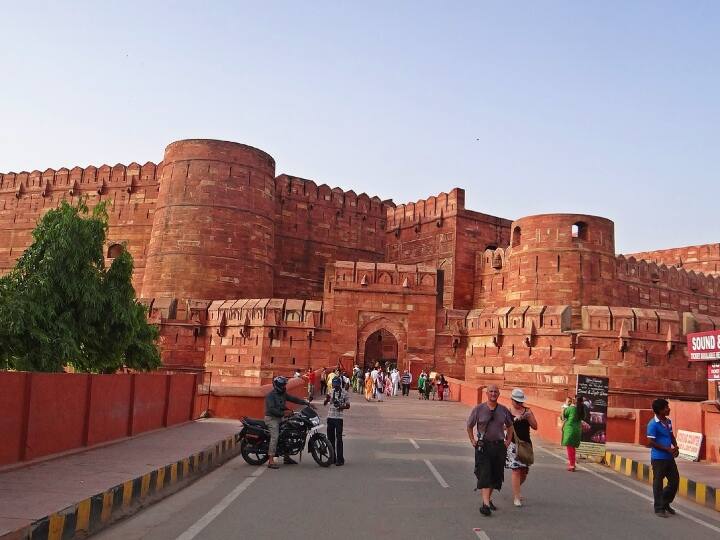 In Agar Fort boiling oil was poured on the door to stop the enemies भारत का एक ऐसा किला, जिसमें दुश्मनों को रोकने के लिए दरवाजे पर डाला जाता था खौलता हुआ तेल
