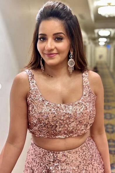 ਮੋਨਾਲੀਸਾ ਨੇ ਲਹਿੰਗਾ ਚੋਲੀ 'ਚ ਲਾਇਆ ਬੋਲਡਨੈੱਸ ਦਾ ਤੜਕਾ