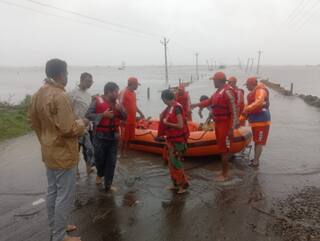 Porbandar: બેટમાં ફેરવાયેલા ગામમાં અચાનક સગર્ભા મહિલાની તબિયત બગડતા દેવદૂત બનીને આવી NDRF