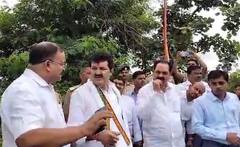 मंत्री अनिल पाटील यांनी दिली यवतमाळ जिल्ह्यातील पूरग्रस्त भागाला भेट, नुकसानग्रस्तांना मदतीचं आश्वासन