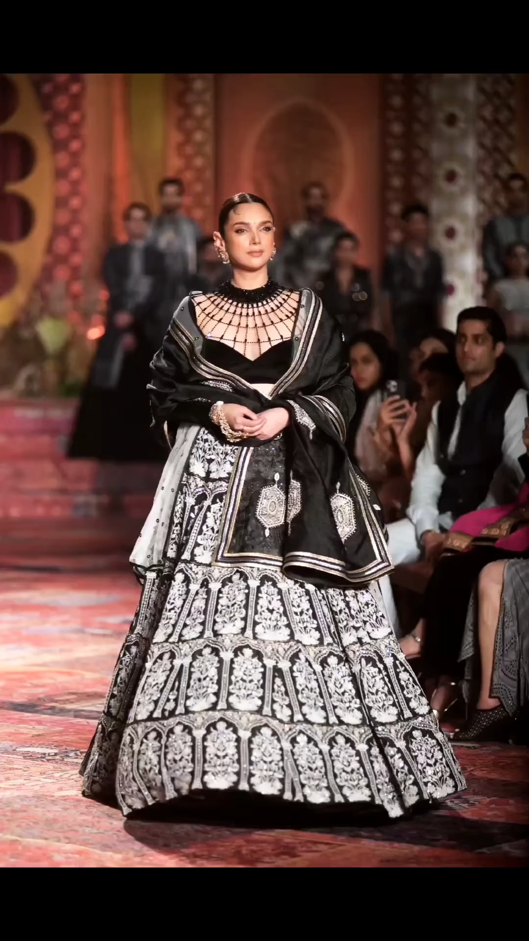 Five times Aditi Rao Hydari served modern day elegance in all-black  ensembles | India Forums