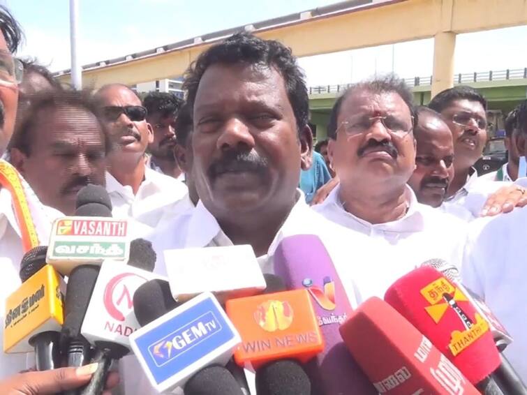 Selva Perundagai said Leaders of Tamil Nadu will never bow down to threats made by enforcement raid ED Raid: அமலாக்கத்துறை சோதனை பழிவாங்கும் நடவடிக்கை.. செல்வ பெருந்தகை குற்றச்சாட்டு..!