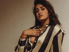 చూపులతోనే మత్తెక్కిస్తున్న డింపుల్ హయాతి