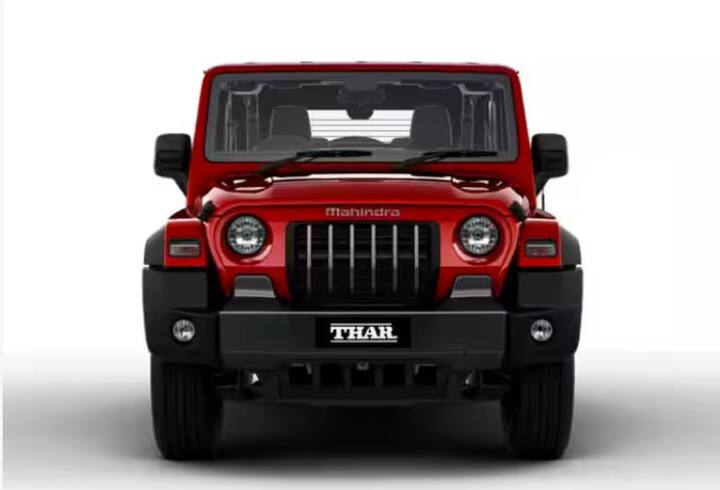 ਮਹਿੰਦਰਾ ਦੀ ਮਸ਼ਹੂਰ SUV ਮਹਿੰਦਰਾ ਥਾਰ ਦੂਜੇ ਨੰਬਰ 'ਤੇ ਮੌਜੂਦ ਹੈ। ਇਸਨੂੰ 4X4 ਅਤੇ 4X2 ਵਿਕਲਪਾਂ ਵਿੱਚੋਂ ਕਿਸੇ ਵਿੱਚ ਵੀ ਖਰੀਦਿਆ ਜਾ ਸਕਦਾ ਹੈ। ਇਸ ਦੀ ਸ਼ੁਰੂਆਤੀ ਕੀਮਤ 13.87 ਲੱਖ ਰੁਪਏ ਐਕਸ-ਸ਼ੋਰੂਮ ਹੈ।