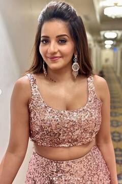 Monalisa: ਮੋਨਾਲੀਸਾ ਨੇ ਲਹਿੰਗਾ ਚੋਲੀ 'ਚ ਲਾਇਆ ਬੋਲਡਨੈੱਸ ਦਾ ਤੜਕਾ, ਤਸਵੀਰਾਂ ਨੇ ਵਧਾਇਆ ਇੰਟਰਨੈੱਟ ਦਾ ਪਾਰਾ