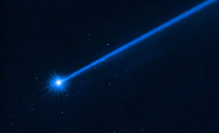 মহাশূন্যে একঝাঁক প্রস্তরখণ্ডের হদিশ পেয়েছে হাবল টেলিস্কোপ। গতবছর সেপ্টেম্বর মাসে ডায়মরফসের উপর ডাবল অ্যাস্টেরয়েড রিডায়রেকশন টেস্ট বা DART মহাকাশযানটিকে ঘণ্টায় ১৪ হাজার মাইল গতিতে আছড়ে ফেলে নাসা।