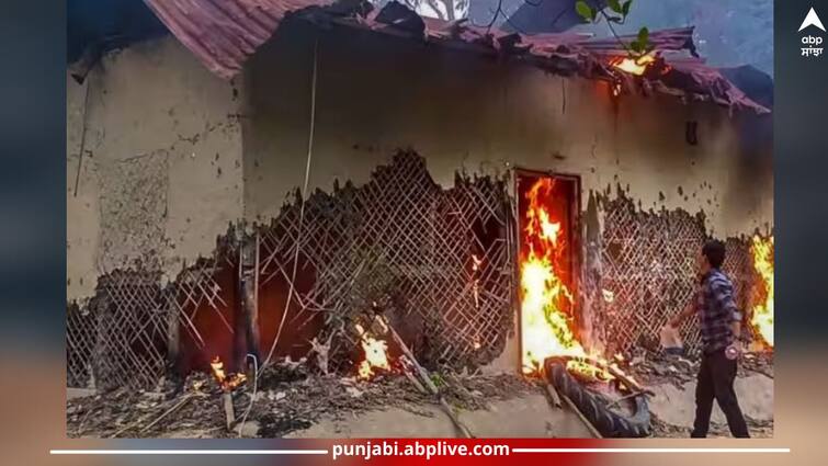 manipur-violence-women-parade-police-arrested-sixth-juvenile-details-inside Manipur Violence: ਨਗਨ ਪਰੇਡ ਵਾਲੇ ਮਾਮਲੇ 'ਚ ਛੇਵਾਂ ਦੋਸ਼ੀ ਨਾਬਾਲਗ ਗ੍ਰਿਫਤਾਰ, ਹੋਰ ਦੋਸ਼ੀਆਂ ਦੀ ਭਾਲ ਜਾਰੀ