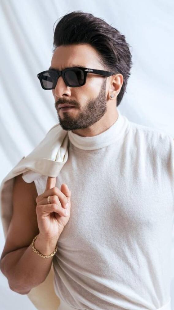 'চারাগাছের মতো', রণবীরকে কেন বলেন অমিতাভ?