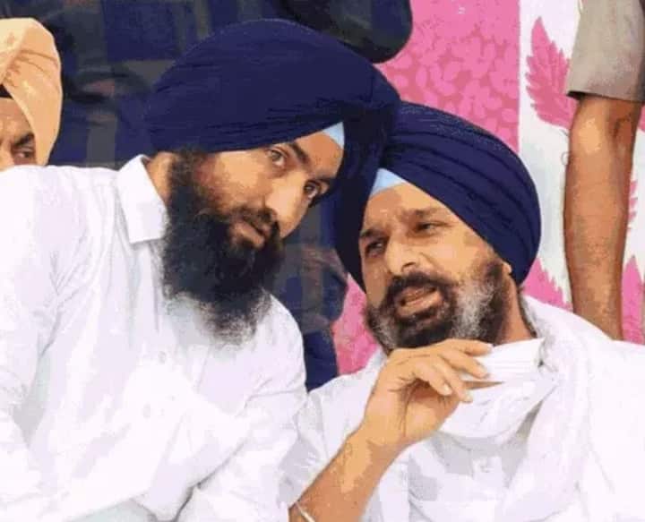 ਕਾਊਂਟਰ ਇੰਟੈਲੀਜੈਂਸ ਅੰਮ੍ਰਿਤਸਰ ਦੇ ਇੰਚਾਰਜ ਅਮਨਦੀਪ ਸਿੰਘ ਨੇ ਦੱਸਿਆ ਕਿ ਉਨ੍ਹਾਂ ਦੀ ਤਰਫੋਂ ਤੇਜਵੀਰ ਸਿੰਘ ਨੂੰ 21 ਜੁਲਾਈ ਨੂੰ ਦਰਜ ਹੋਏ ਕੇਸ ਵਿੱਚ ਗ੍ਰਿਫਤਾਰ ਕੀਤਾ ਗਿਆ ਹੈ। ਇਸ ਮਾਮਲੇ ਵਿੱਚ 100 ਗ੍ਰਾਮ ਹੈਰੋਇਨ, ਇੱਕ ਕਾਰ ਤੇ 3 ਲੱਖ ਰੁਪਏ ਦੀ ਡਰੱਗ ਮਨੀ ਪਹਿਲਾਂ ਹੀ ਜ਼ਬਤ ਕੀਤੀ ਜਾ ਚੁੱਕੀ ਹੈ।