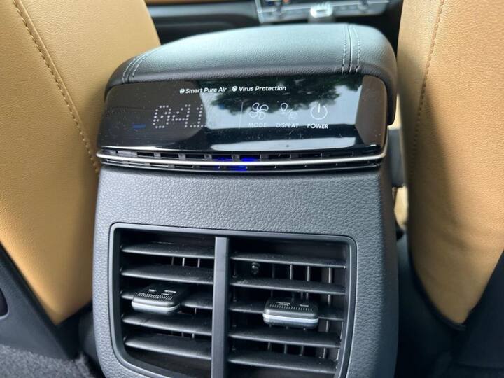 The engine though has a linear power delivery with no turbo rush but it is one of the quickest cars right now below 20 lakh with the power on offer. It is tuned for everyday useability and in that way it works while now it is a wee bit more efficient too. The handling too is sharp and nice with a sense of lightness with the easy to use steering which we think is an improvement over the even lighter earlier Seltos plus stable handling. Body roll is well contained and it feels stable. We would also say that unlike the previous Seltos the ride is now much less sharp or firm but overall it is still on the firm side but way more compliant than the earlier Seltos. (Image Credit: Somnath Chatterjee)