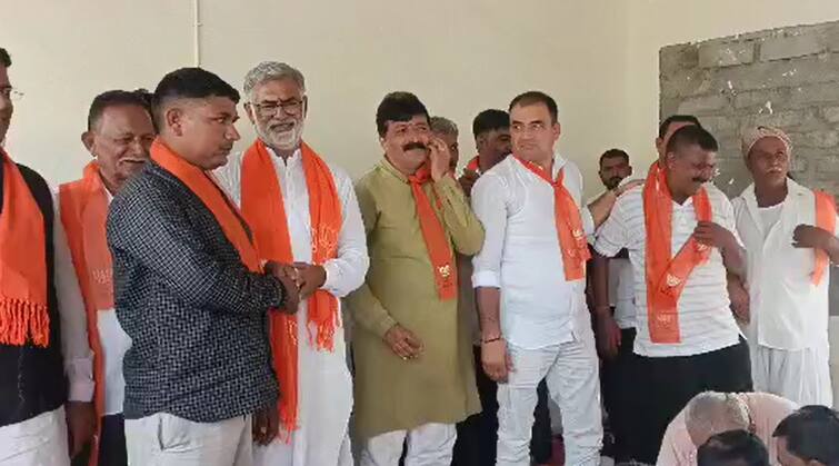 Banaskantha: more than 100 congress volunteer leave congress party and joined bjp in banaskantha district News: બનાસકાંઠામાં કોંગ્રેસનું ધોવાણ શરૂ, એકસાથે આટલા બધા કોંગ્રેસી કાર્યકરો ભાજપમાં થયા સામેલ