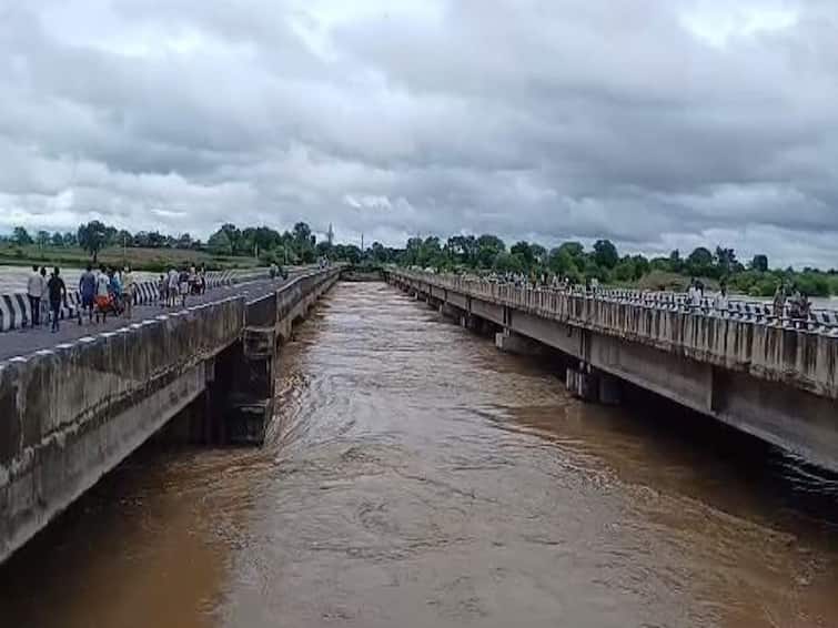 Rain News Penganga river floods Maharashtra Telangana state cut off Rain News : पैनगंगा नदीला पूर, महाराष्ट्र-तेलंगणा राज्याचा संपर्क तुटला; प्रशासन सतर्क