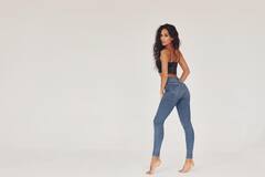 क्या आप भी पहनती हैं टाइट जींस...जान लीजिए इसके 6 गंभीर नुकसान