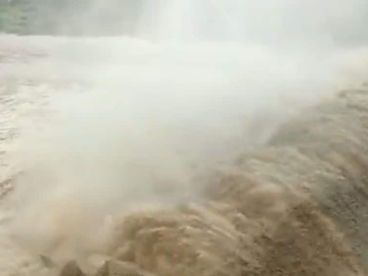 WATCH: Massive Amount Of Water Released From Hatnur Dam Into Tapi River In Maharashtra's Jalgaon WATCH: Massive Amount Of Water Released From Hatnur Dam Into Tapi River In Maharashtra's Jalgaon