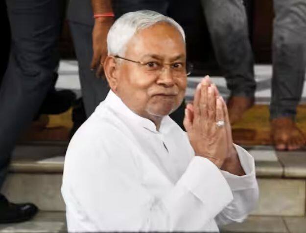 ਸਰਵੇ 'ਚ ਵੀ ਜ਼ਿਆਦਾਤਰ ਲੋਕਾਂ ਨੇ ਉਸ ਦੇ ਨਾਂ 'ਤੇ ਸਹਿਮਤੀ ਜਤਾਈ ਹੈ। 14 ਫੀਸਦੀ ਲੋਕਾਂ ਦਾ ਮੰਨਣਾ ਹੈ ਕਿ ਰਾਹੁਲ ਗਾਂਧੀ ਤੋਂ ਇਲਾਵਾ ਨਿਤੀਸ਼ ਕੁਮਾਰ ਪ੍ਰਧਾਨ ਮੰਤਰੀ ਨਰਿੰਦਰ ਮੋਦੀ ਦੇ ਸਾਹਮਣੇ ਮਜ਼ਬੂਤ ਉਮੀਦਵਾਰ ਹਨ।