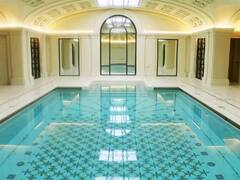 London Home: આ અબજોપતિ ભારતીયએ લંડનમાં ખરીદ્યો રાજમહેલ જેવો બંગલો, કિંમત જાણીને તમે ચોંકી જશો, તસવીરો....