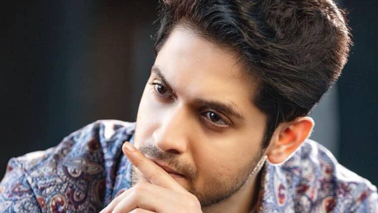 Vikram Chatterjee: Actor Vikram Chatterjee did his first playback named Rater Kache, know in details Vikram Chatterjee: কলকাতাকে সাক্ষী রেখে বিক্রমের প্রথম প্লেব্যাক, মুক্তি পেল 'রাতের কাছে'