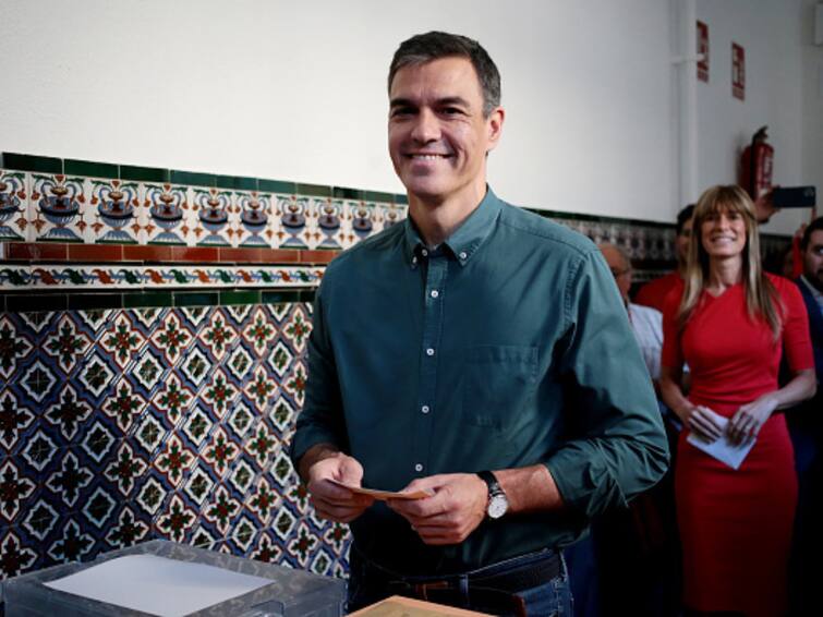 Spain Election: Voting Begins In Polls That Could See Socialists Lose Power To Conservative, Far-Right Parties Spain Election: Voting Begins In Polls That Could See Socialists Lose Power To Conservative, Far-Right Parties